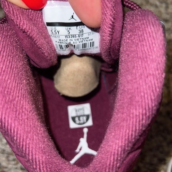 Jordan Retro 12 Bordeaux - Picture 3 of 4